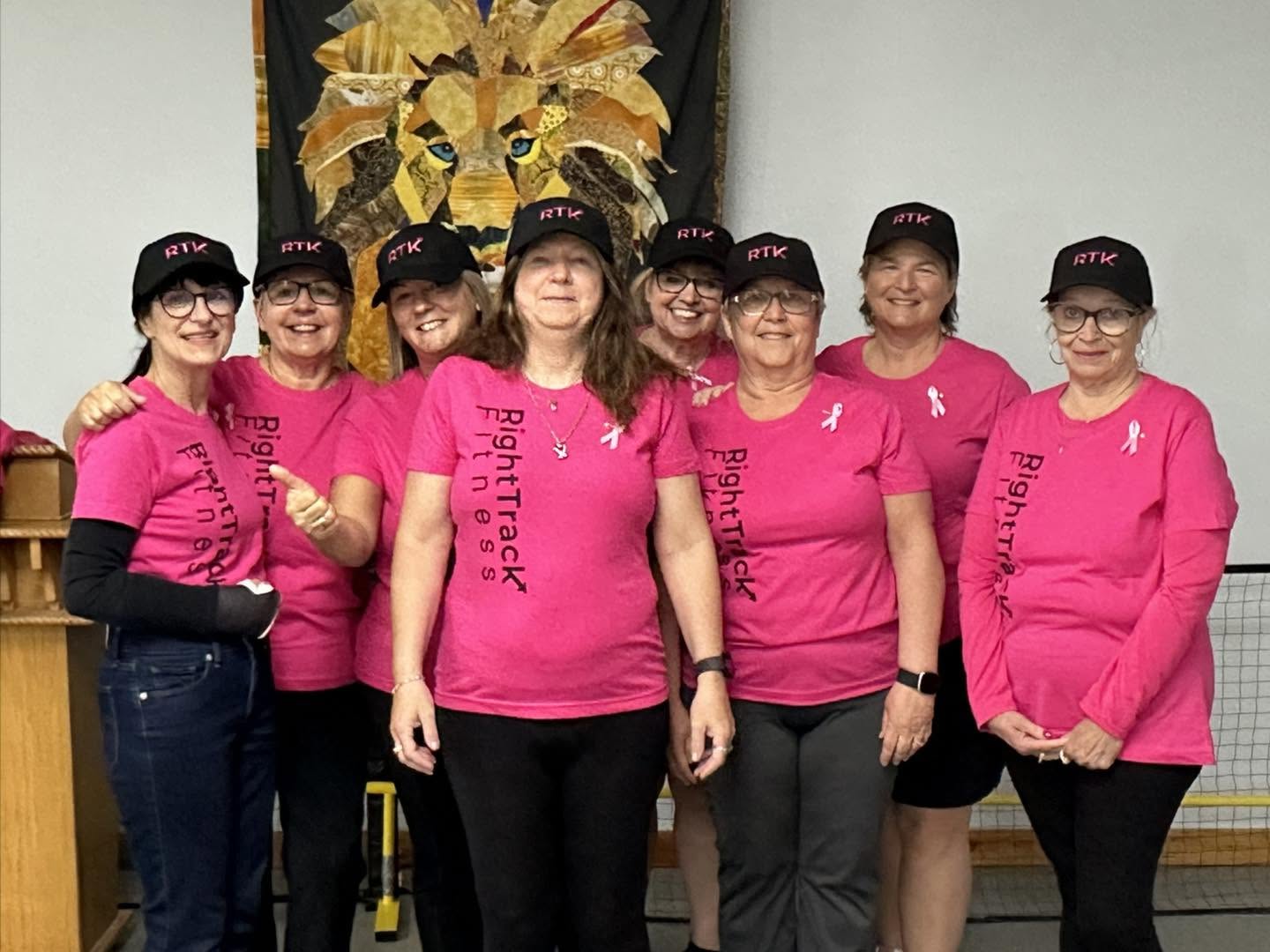 RightTrack Fitness community team wearing RTK shirts